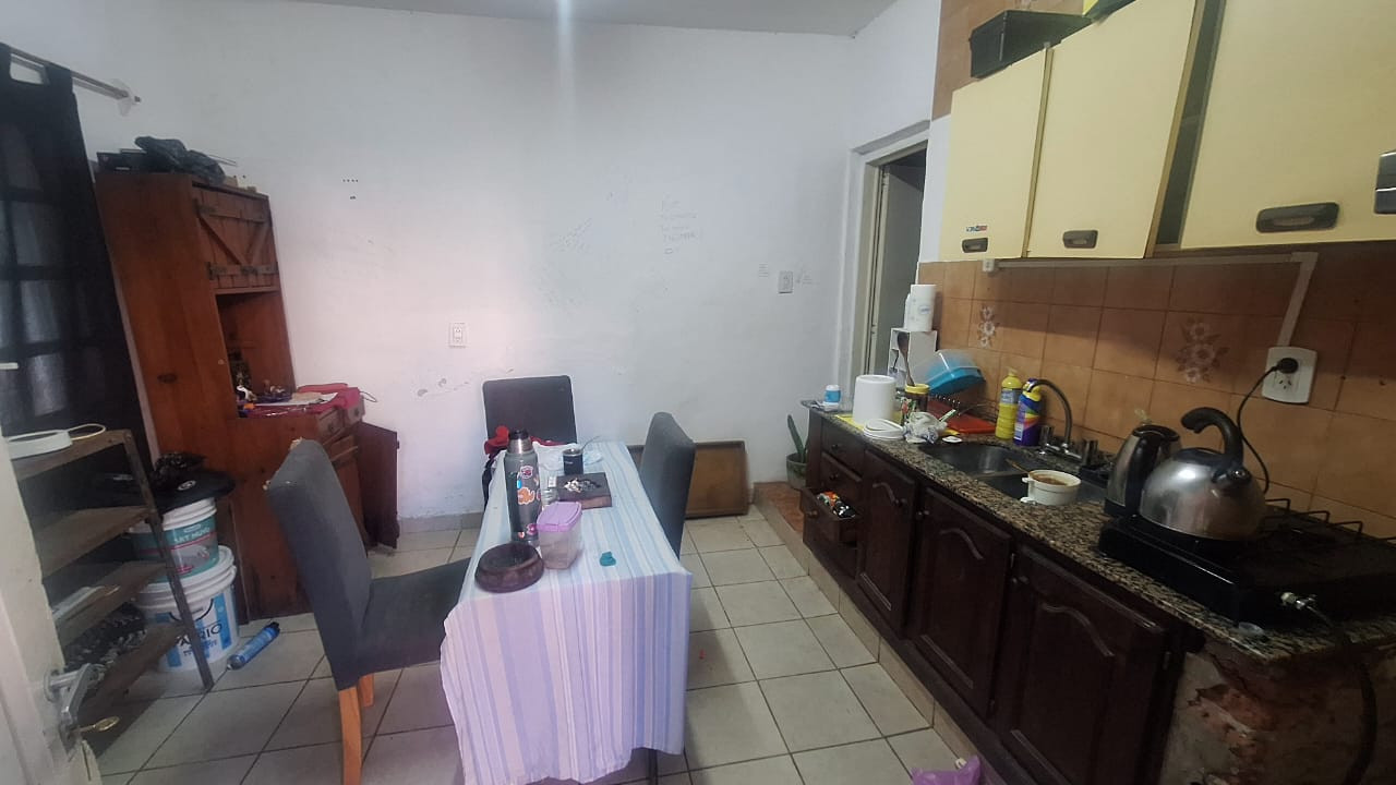 Propiedad en bloque con 3 departamentos – Ideal inversión con renta – Tigre