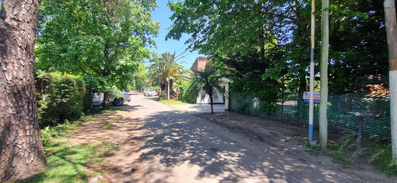 CASA 4  AMBIENTES- gran parque   - en  BARRIO EL CORTIJO - San Miguel