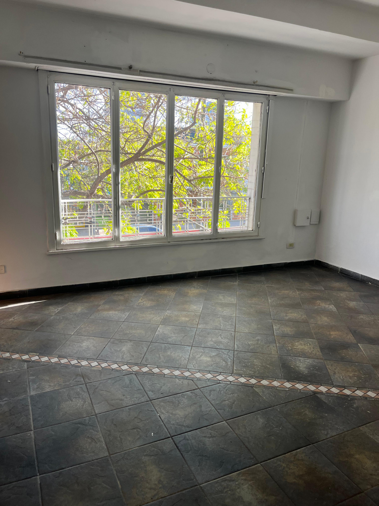 DEPTO 4 AMBIENTES EN PRIMER PISO - SAN MIGUEL